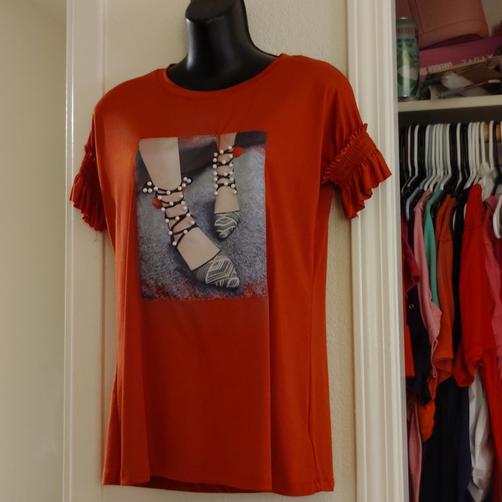 Vizio Orange Graphic Short Sleeve Top